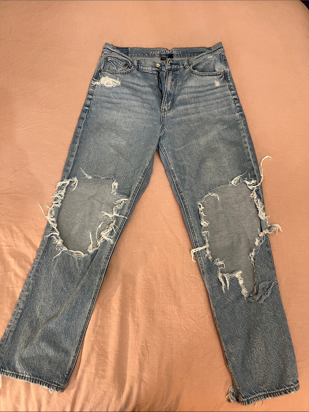 American Eagle Outfitters Women's Straight Leg Distressed Blue Jeans